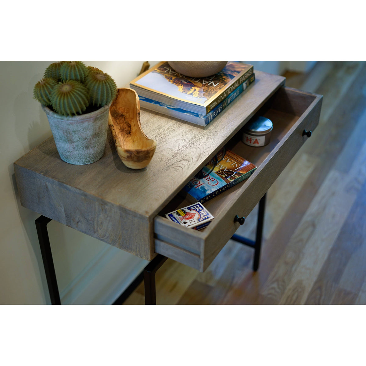 Black Accent Console Table M95029