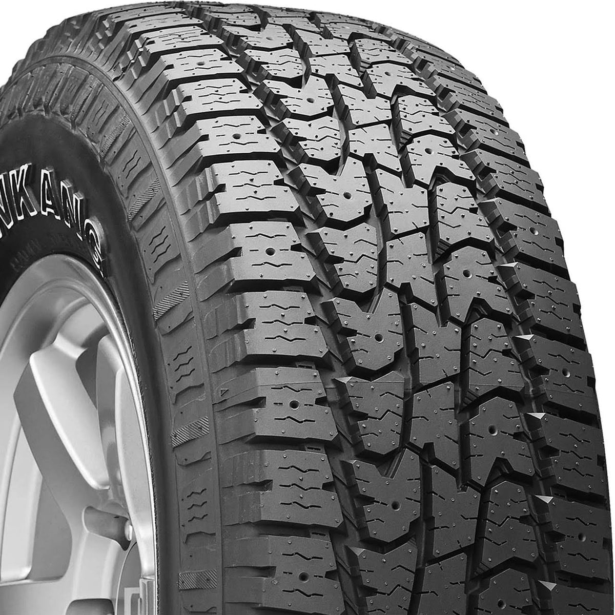 All-Terrain Radial Tire LT265/70R17 121S O44135