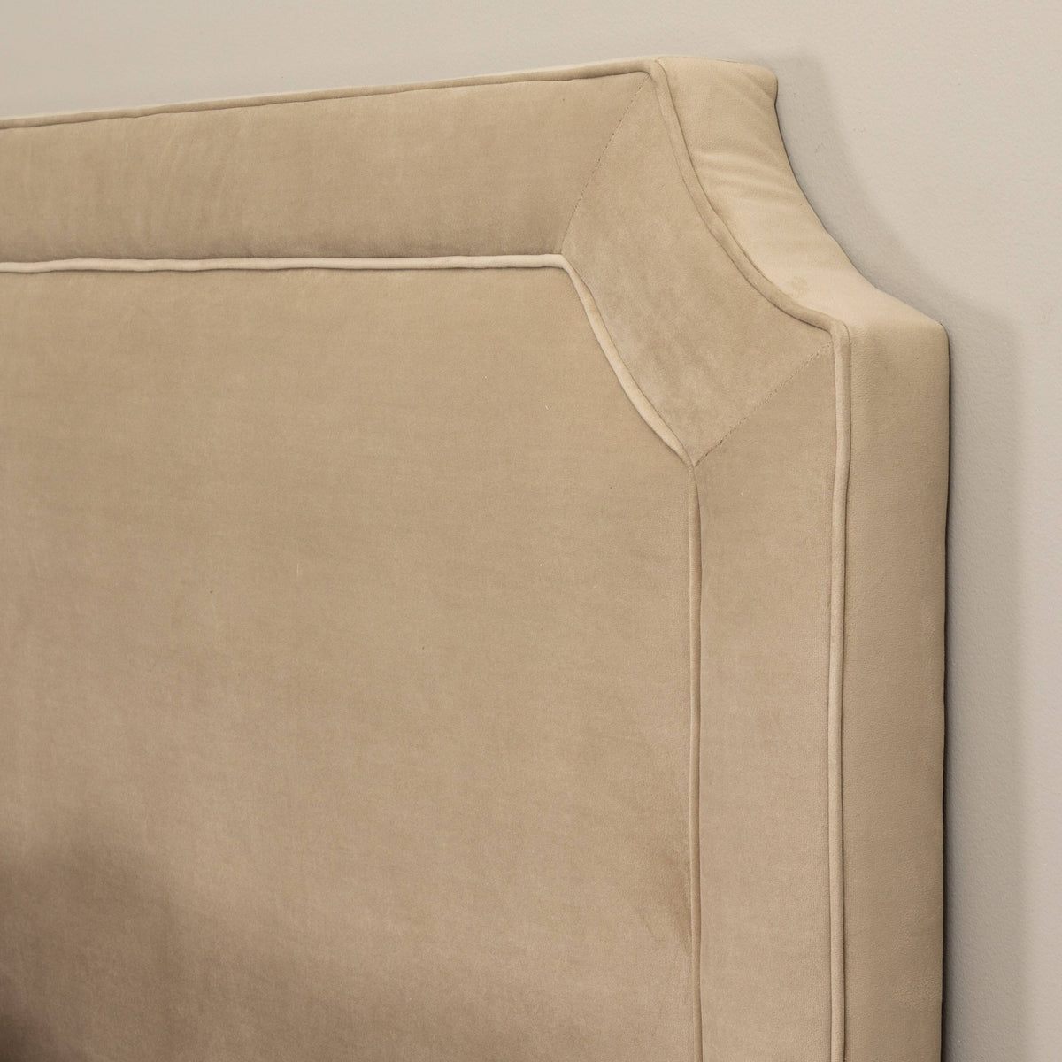 Queen Headboard I35185
