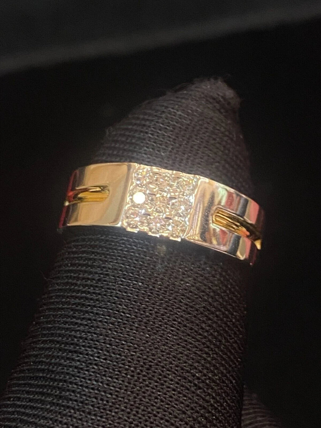 14K White Gold Diamond Wedding Band Ring H700