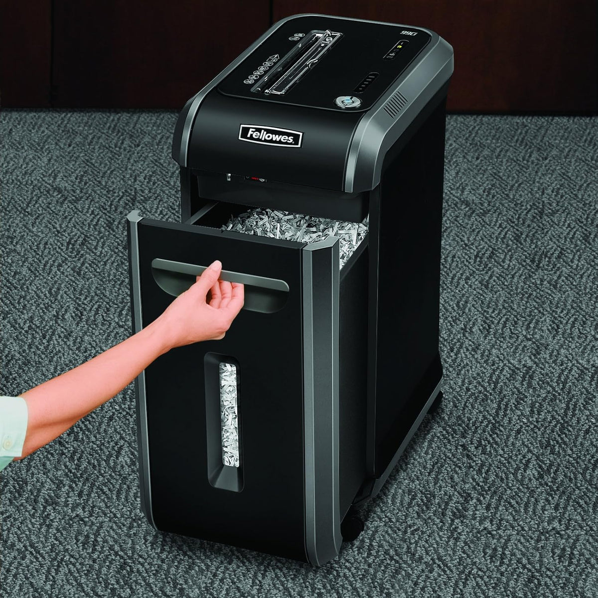 18-Sheet Cross-Cut Paper Shredder L4723