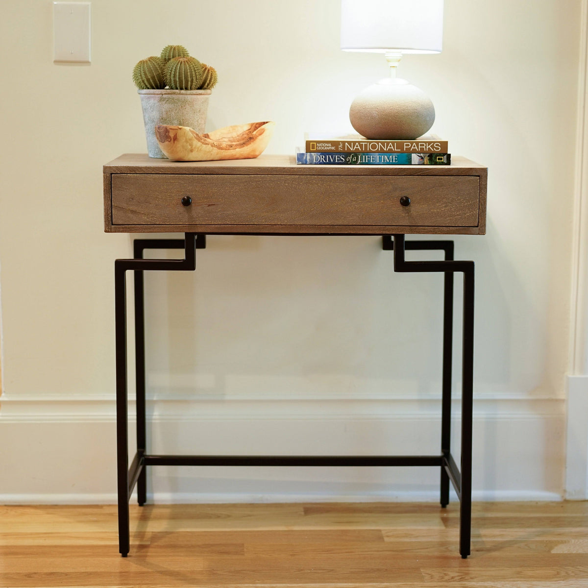 Black Accent Console Table M95029