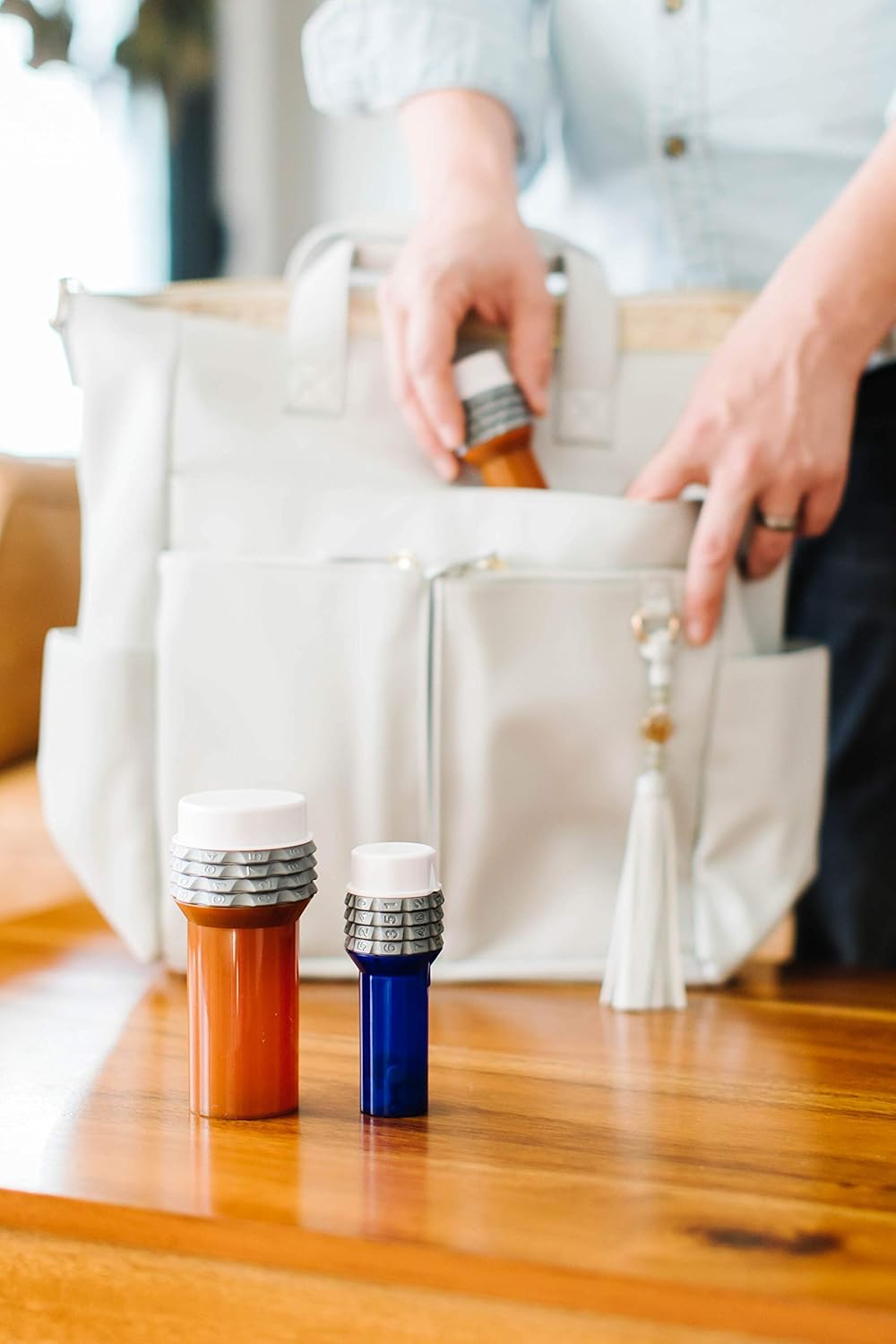 Locking Pill Bottle 10 Pack B9051