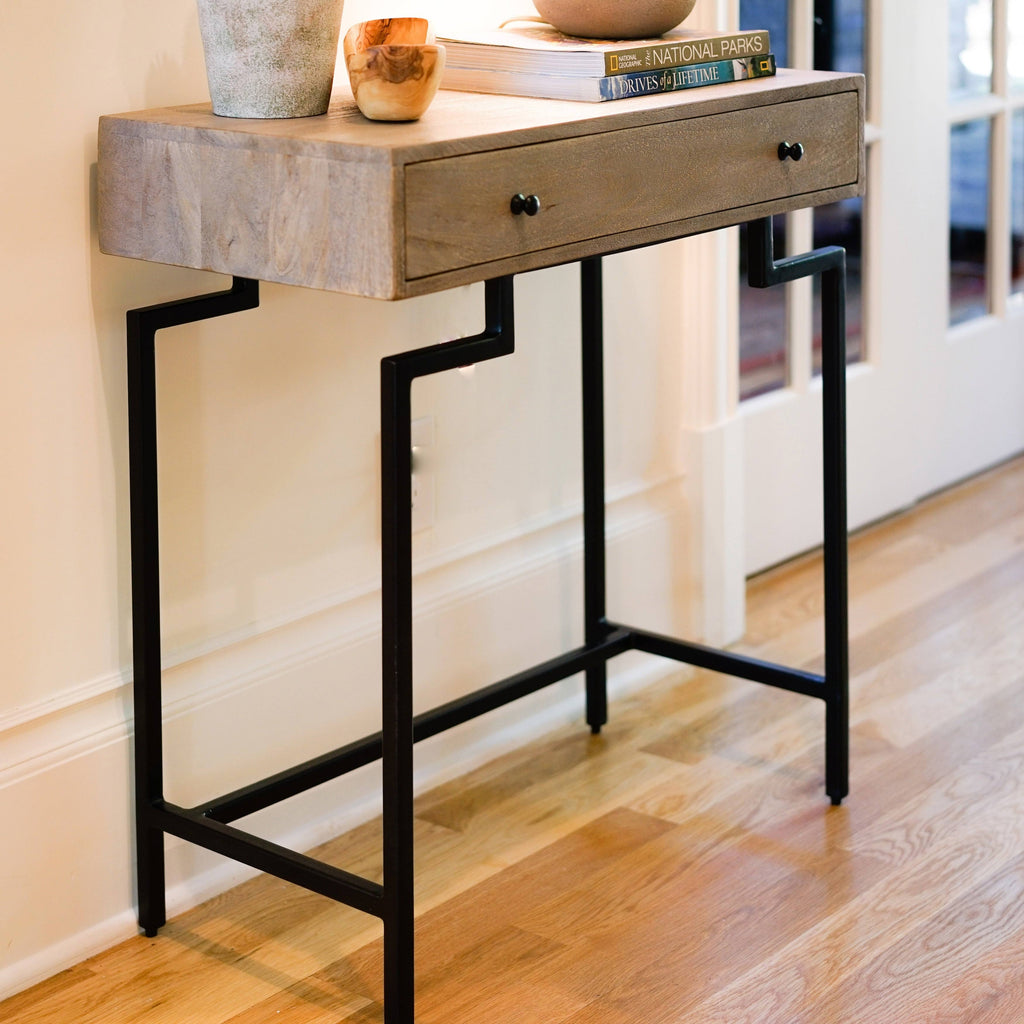 Black Accent Console Table M95029