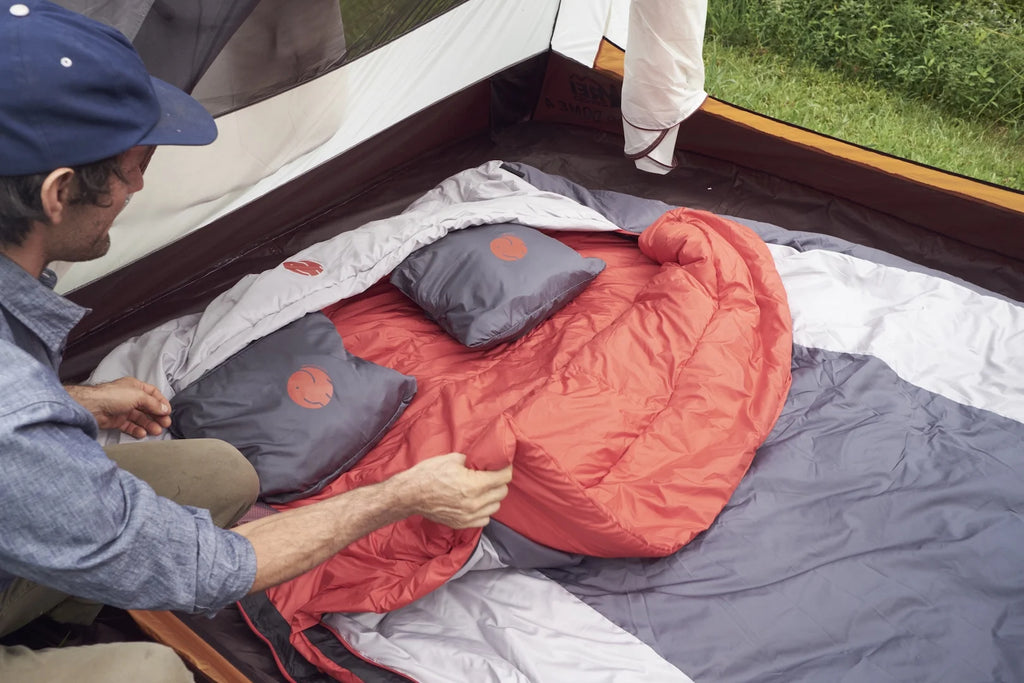 Red Double Wide Hooded Rectangular Sleeping Bag Z69314