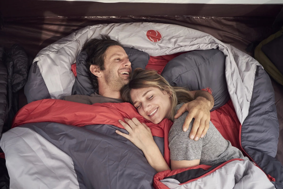 Red Double Wide Hooded Rectangular Sleeping Bag Z69314